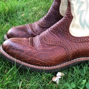 Authentic Ariat Cowboy Boots - Women’s Size 7 | Lightly Used, Great Condition!